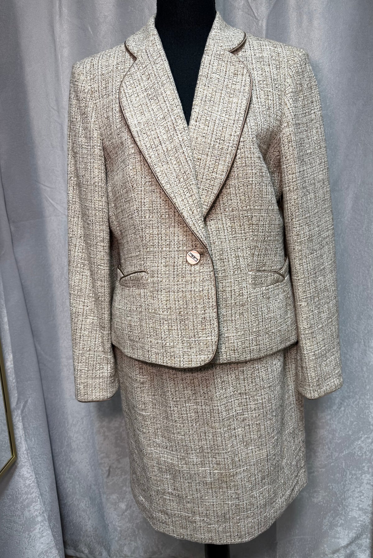 Jones New York Beige Tweed Skirt Suit