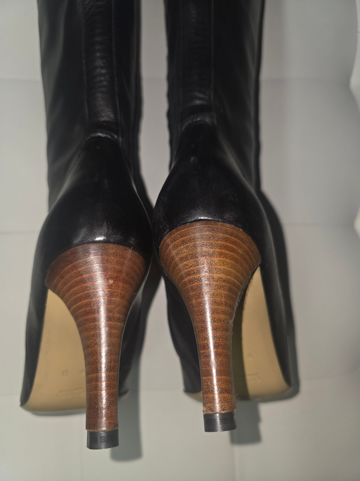 Black Leather Knee-High Boots – Size 9B