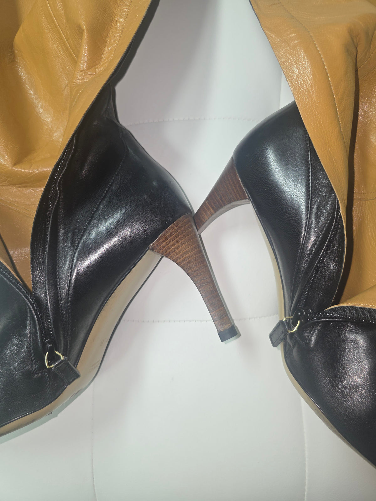 Black Leather Knee-High Boots – Size 9B