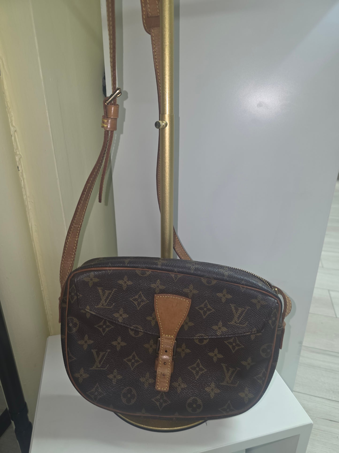 Louis Vuitton Jeune Fille Crossbody Bag – Monogram