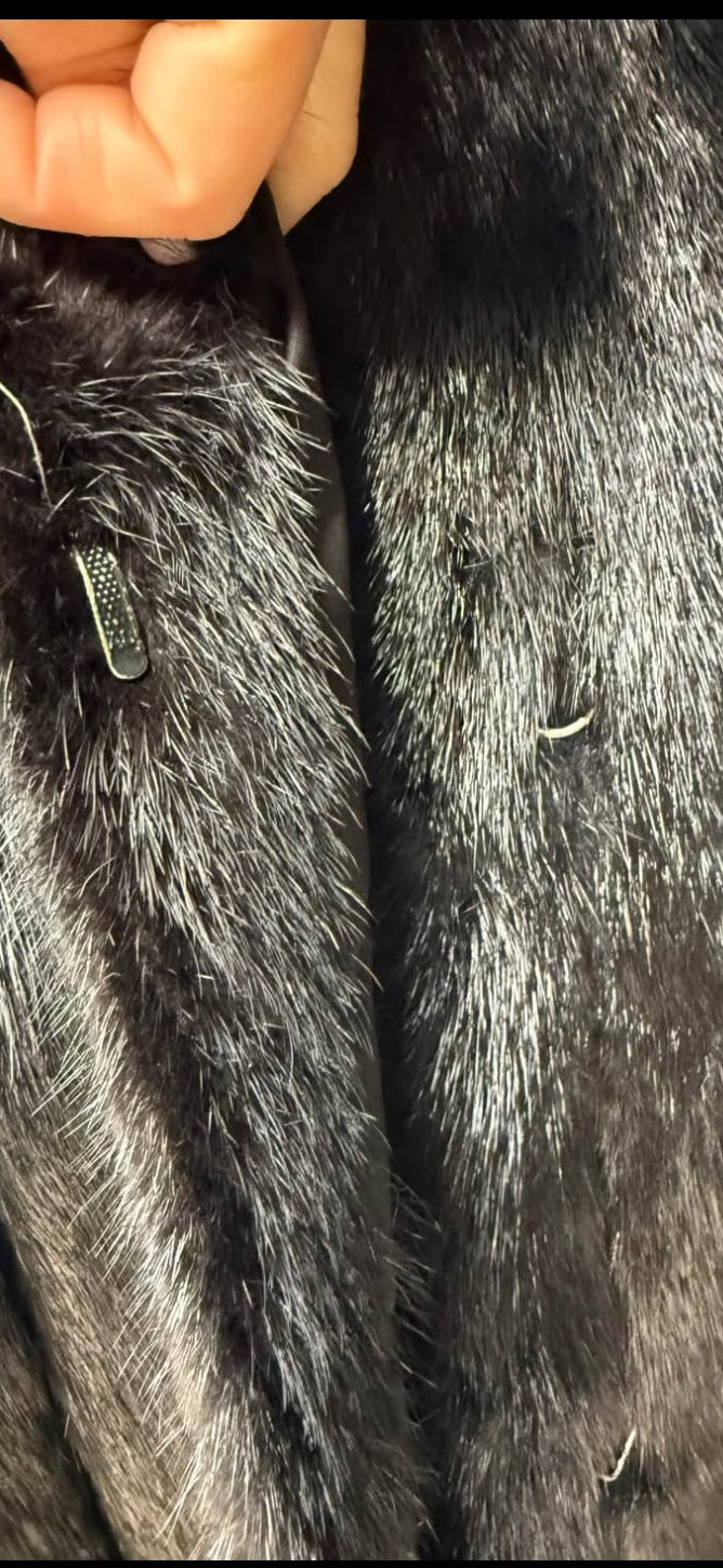 Black Vintage Full Length Mink Coat – Size 10