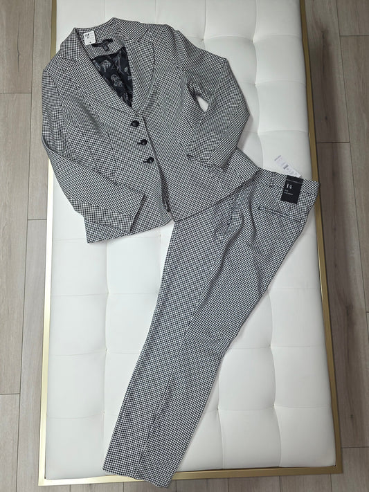 WHBM Black & White Houndstooth Pantsuit – New - Size 14