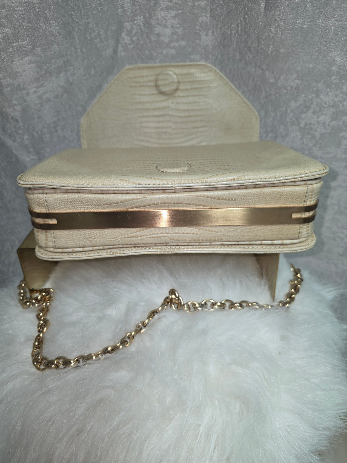 RZ Cream Lizard-Embossed Chain Shoulder Bag