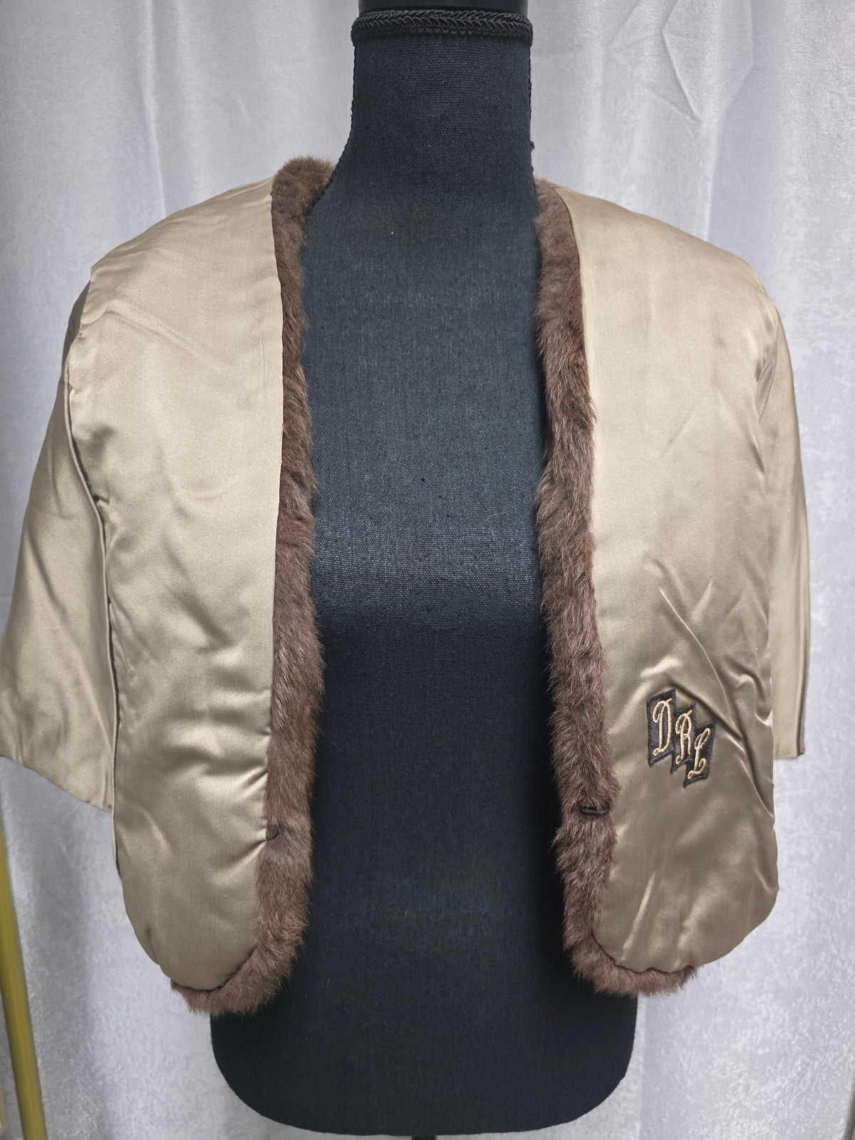 Vintage Brown Fur Capelet - Size M/L